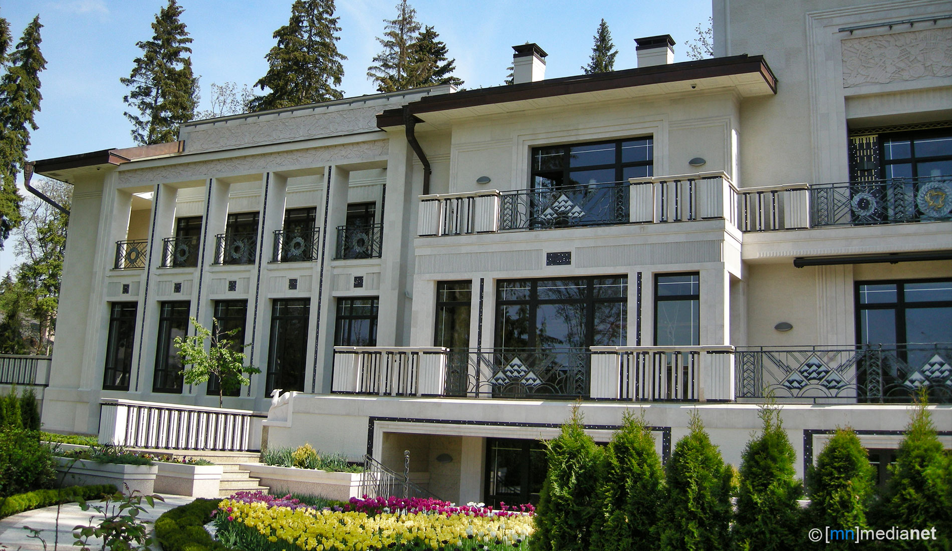 villa art deco exterior imgage