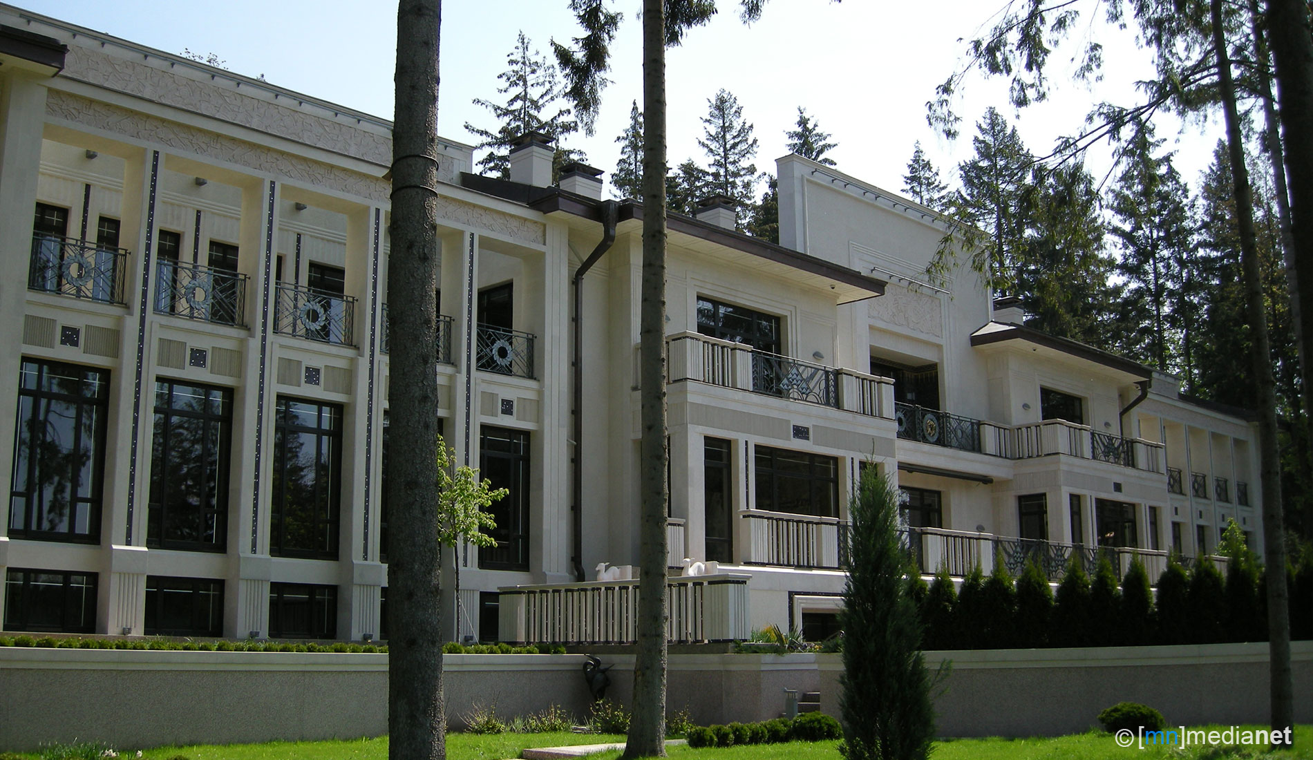 villa art deco exterior imgage