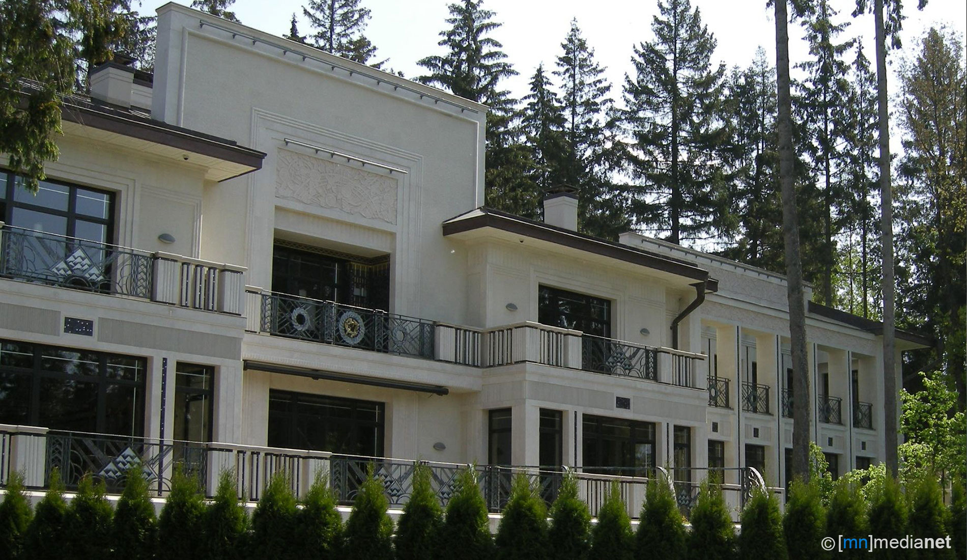 villa art deco exterior imgage